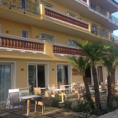 Hotel Eva 3*