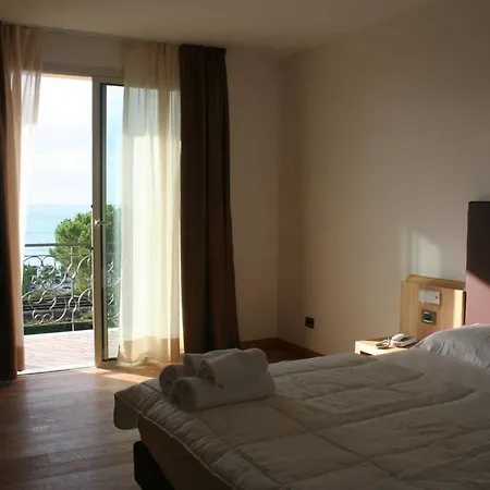Eva Hotel